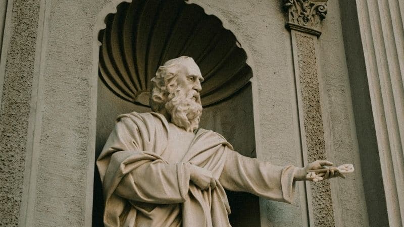 Une statue de Pythagore, une figure de la numérologie en Occident